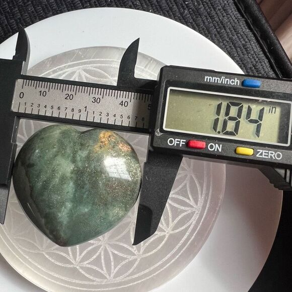 OC Jasper Crystal Heart Carving - Picture 8 of 11